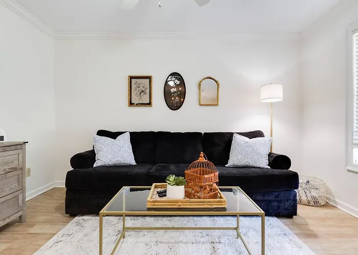 Cozy 1br W/balcony - Near Ul & Ochsner Apartment *