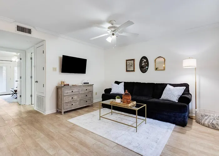 Cozy 1br W/balcony - Near Ul & Ochsner * Lafayette