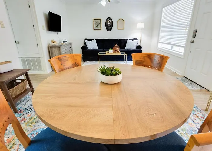 Cozy 1br W/balcony - Near Ul & Ochsner