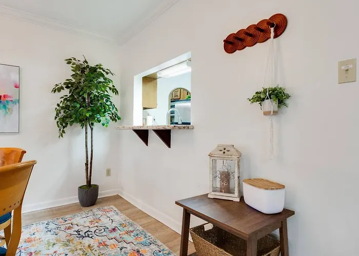 Apartment Cozy 1br W/balcony - Near Ul & Ochsner Lafayette