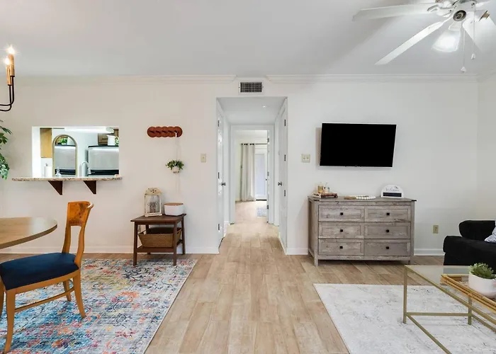 Cozy 1br W/balcony - Near Ul & Ochsner