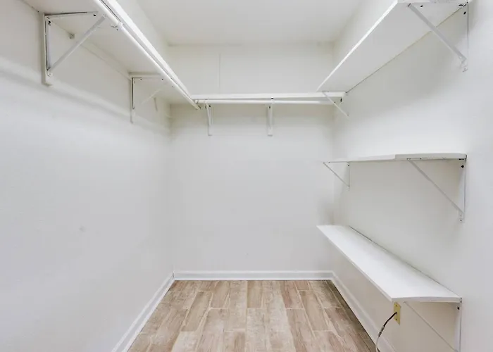 Cozy 1br W/balcony - Near Ul & Ochsner Apartment