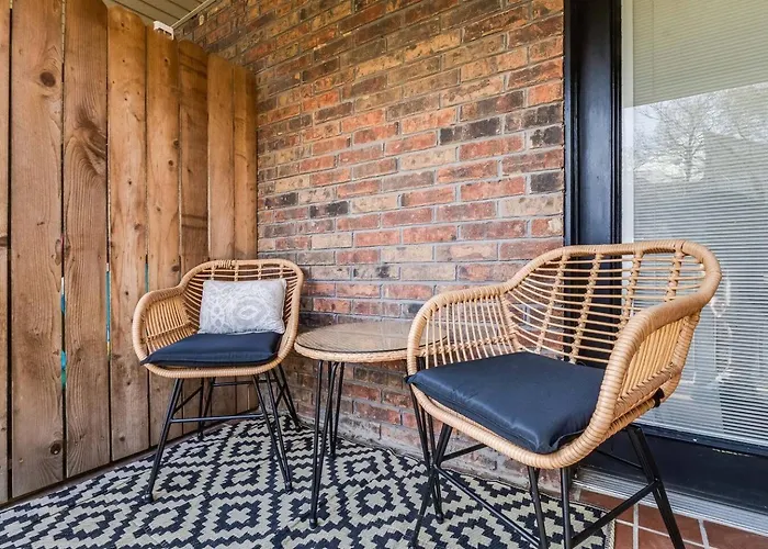 Apartment Cozy 1br W/balcony - Near Ul & Ochsner *