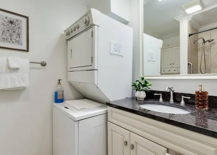 Cozy 1br W/balcony - Near Ul & Ochsner *