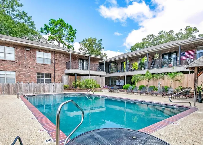 Apartment Cozy 1br W/balcony - Near Ul & Ochsner *